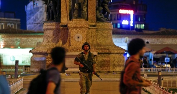 После выборов в Турции задержали около 200 военных
