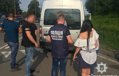Двух украинок пытались продать в сексуальное рабство за 600 евро