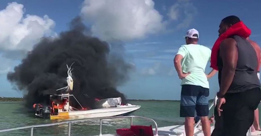 На Багамах взорвался катер с туристами 