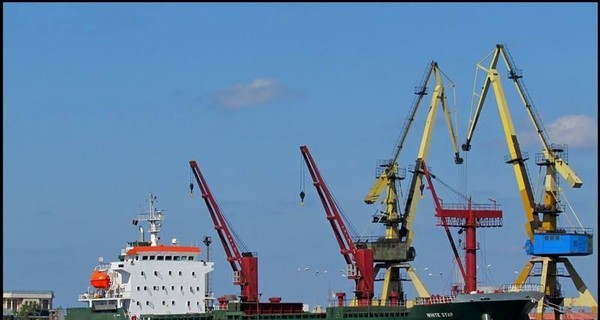 За сутки ФСБ России задержало в Азовском море 7 торговых суден, - вице-спикер Верховной Рады. Слободян опроверг.
