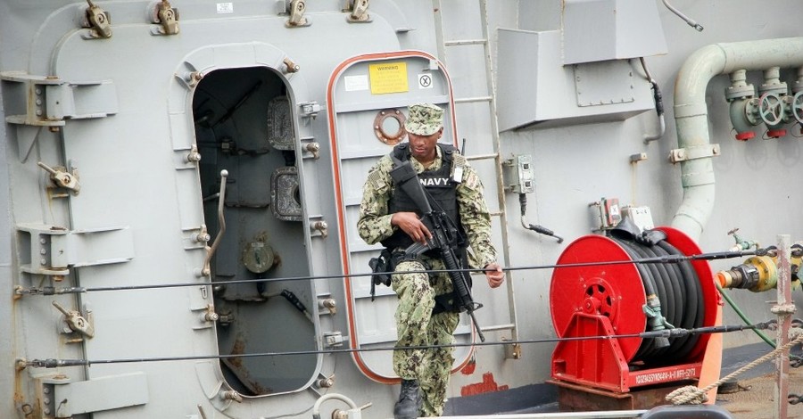 1000 американских военных прибыли в Украину на кораблях, вертолетах и субмаринах 