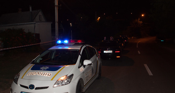 В Днепре неизвестные расстреляли мужчину во дворе собственного дома