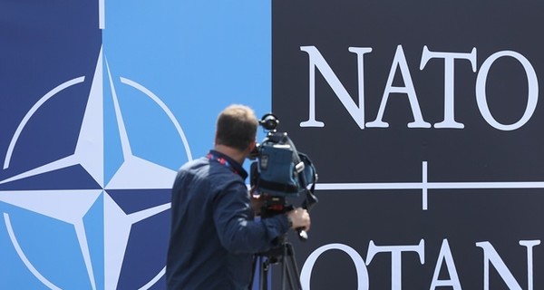 Дилемма саммита НАТО: за Украину, но против изоляции России