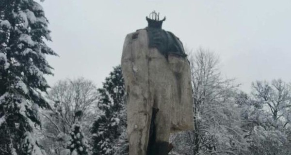 Во Стрые мужчину приговорили к трем годам тюрьмы за сдачу на металлолом головы от памятника Т. Шевченка