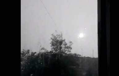 Шаровая молния: россиянин снял на видео одно из самых редких и спорных атмосферных явлений