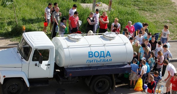 Нехватка хлора в стране: питьевую воду уже дают по часам