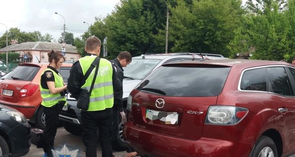 В Ровно средь бела дня на парковке застрелили бизнесмена