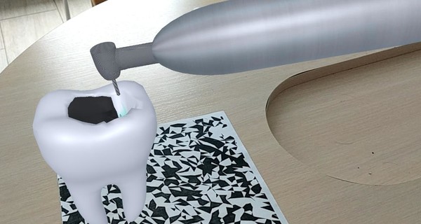 Хочешь стать стоматологом? Тренируйся на телефоне