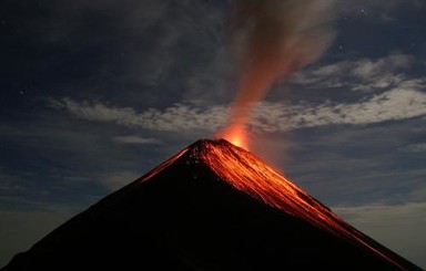 Извержение вулкана Фуэго в Гватемале погубило 125 человек, еще 297 - пропали