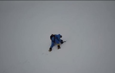 В Гималаях пропавшего пожилого альпиниста нашли при помощи дрона