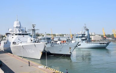 В Одессу прибыли военные корабли НАТО
