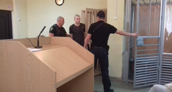 Павлоградская резня: адвокат подозреваемого школьника заявил, что его подзащитный заразился ВИЧ