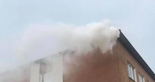 Одесскую школу ударила молния, начался пожар