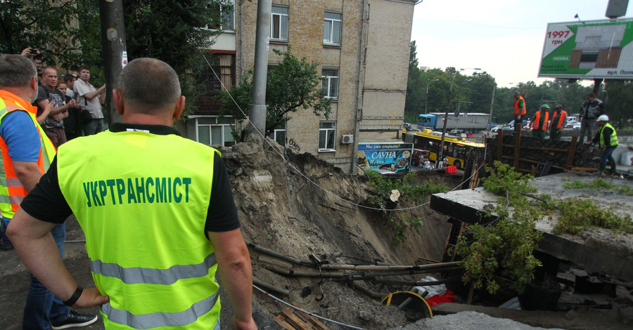 Никто не подумал, что пойдет дождь: почему в Киеве рушатся мосты и как спасти город от стихии