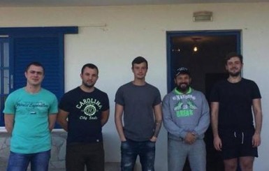 Греческие узники: 12 украинских моряков в пятницу вернутся домой спустя год ареста