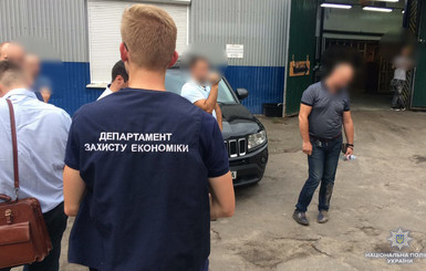 Начальника отдела киевской таможни поймали на взятке