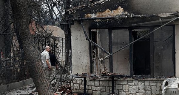 Жертвами лесных пожаров в Греции стал 91 человек