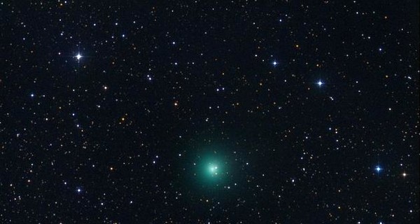 Зеленая комета летит к Земле, предвещая новый конец света