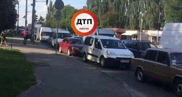 Митинг против сноса гаражей в Киеве закончился стрельбой