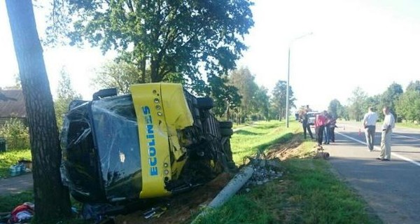 Водитель уснул: в Беларуси разбился уже второй автобус Ecolines с украинцами