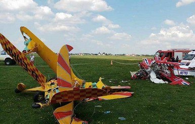 Во время подготовки к авиашоу в Румынии столкнулись два самолета