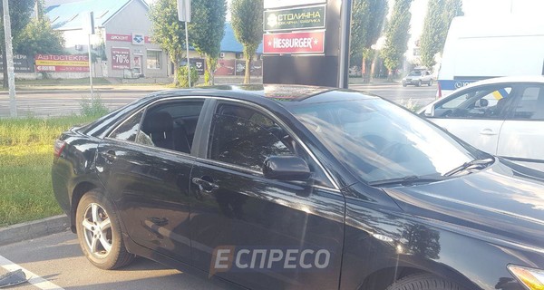 На Позняках расстреляли автомобиль с женщиной