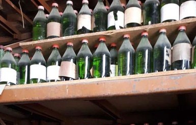 150 гривен за бутылку: найден продавец кислоты, которой облили Гандзюк