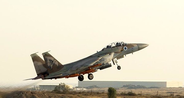 Авиация Израиля атаковала 12 объектов в секторе Газа