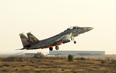 Авиация Израиля атаковала 12 объектов в секторе Газа