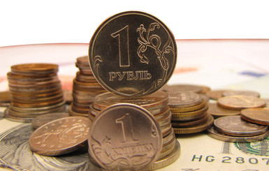 Почему обвалился российский рубль