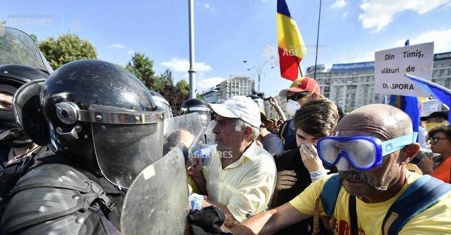 В Румынии во время столкновений протестующих и полиции пострадали 36 человек