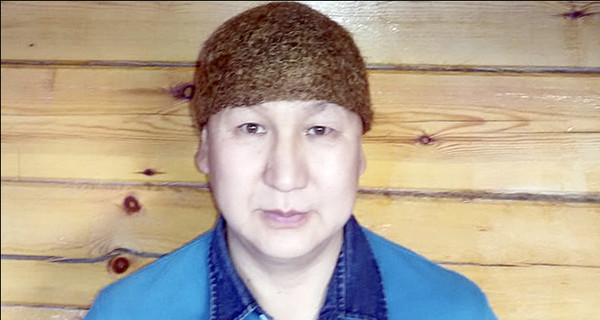 В Якутии строитель за тысячи долларов продает шапку из шерсти мамонта 