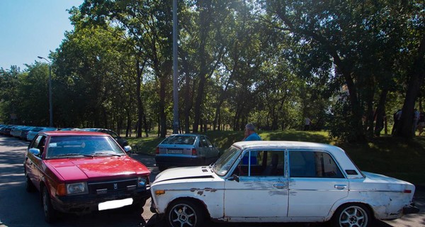 В Днепре преступники на свадебной машине ограбил инкассаторов