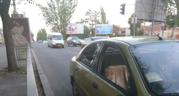 В Николаеве очевидцы устроили самосуд над водителем, сбившим женщину и ребенка
