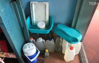 В столице Венесуэлы из-за отсутствия воды больница отменяет операции, а люди страдают от диареи и чесотки