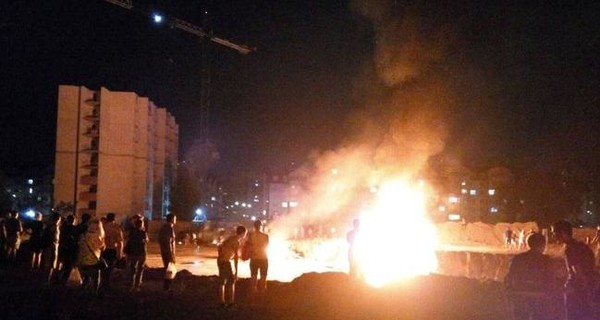 Протестующих против застройки в Вишневом разогнали газом и огнетушителями