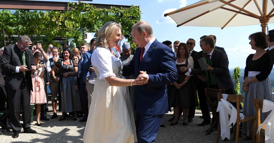 Путин станцевал на свадьбе с главой МИД Австрии