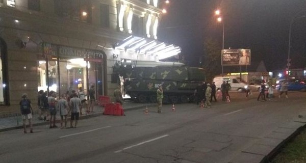 Минобороны расследует аварию с зенитной установкой в центре Киева
