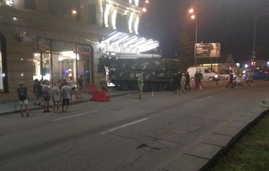 Минобороны расследует аварию с зенитной установкой в центре Киева