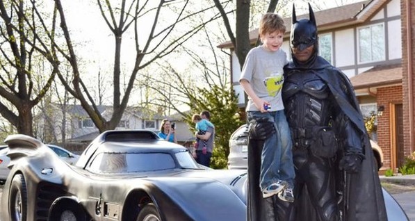 В Канаде полицейские остановили Бэтмена ради селфи