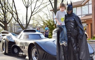 В Канаде полицейские остановили Бэтмена ради селфи