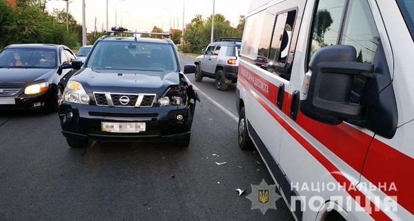 В Харькове машина сбила насмерть няню и чуть не погубила 5-летнюю девочку