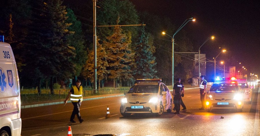 В Киеве две машины переехали человека