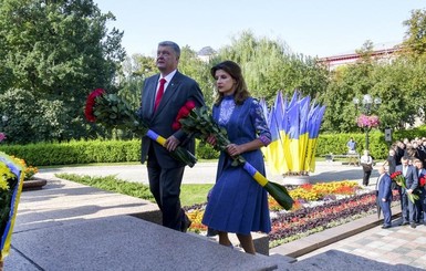 Марина Порошенко надела на День независимости модное платье-трансформер