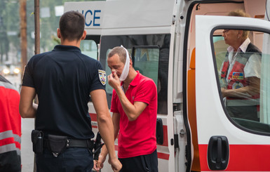 В Киеве таксист, подобрав пассажира, уснул за рулем 