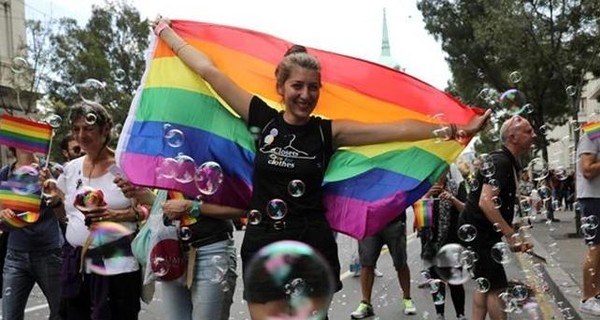 Мэрия Черновцов поддержала петицию о запрете гей-парадов