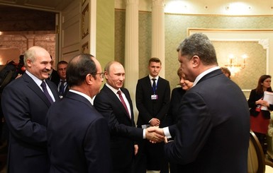 Олланд рассказал, как принимали Минские соглашения: Путин грозил Порошенко 