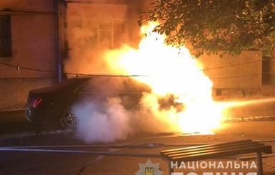 В Ровно сожгли автомобиль местного депутата