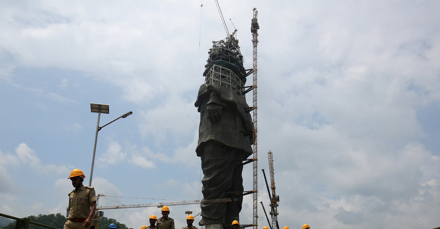 В Индии почти достроили самую высокую статую в мире
