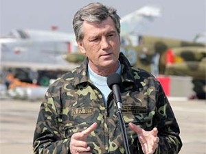 Ющенко разрешил одиноким людям усыновлять детей 